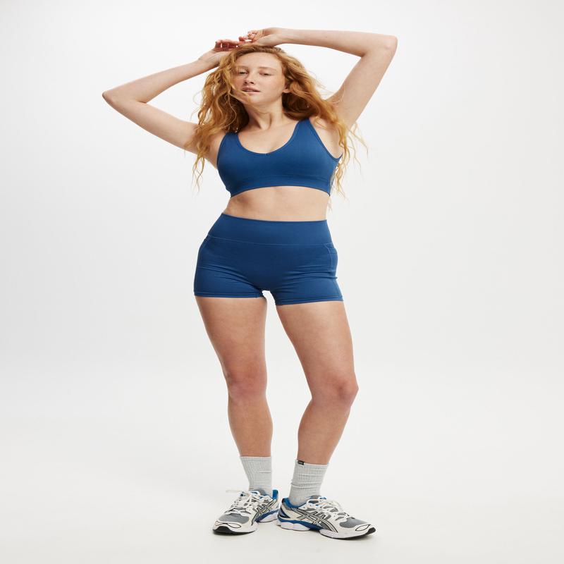 Seamless Pocket Shortie Short