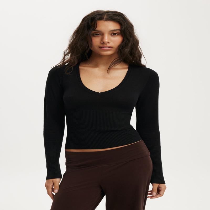 Close Knit V-Neck Top