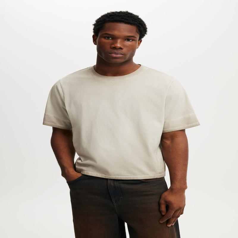 Cropped Fit Y2k T-Shirt